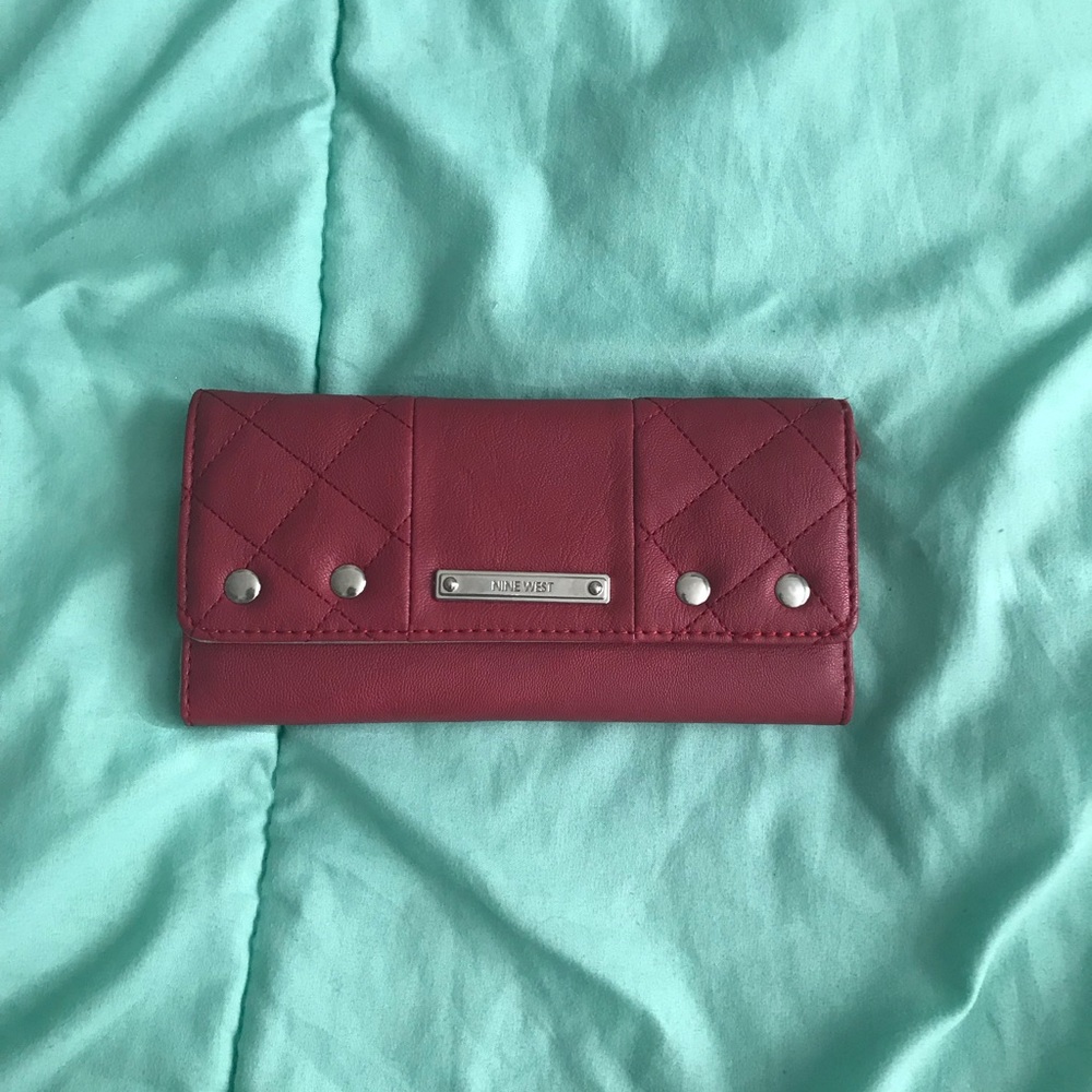 Nine West wallet